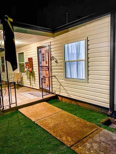 Serene and Modern 5 Location, Queen Bed, Parking
