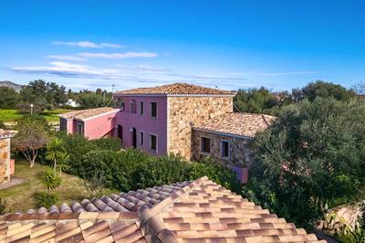 ISS Travel, La Ginestra - 2-bedroom apartment with terrace and view over Tavolara Island