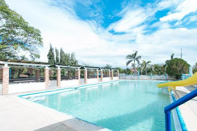 RedDoorz at Royal Grande Beach Resort Batangas