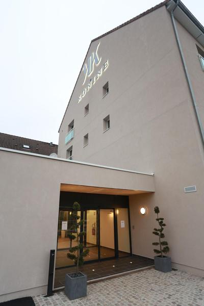 Le Konine - Hotel & Bar & Restaurant