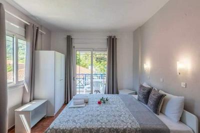 En Plo Studios & Apartments