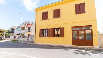 Yellow House-Villetta a due passi dal mare