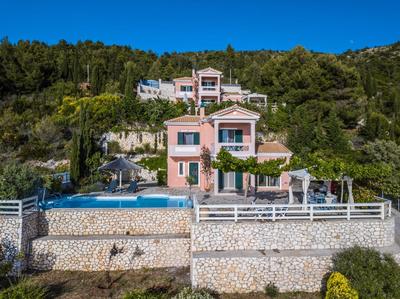 Private, pool, sunsets, beaches, amenities - Eleni