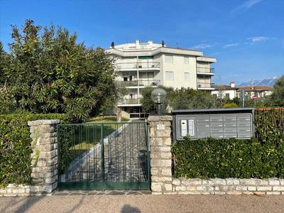 Appartamento con vista lago