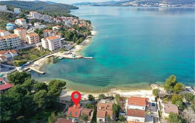 Gorgeous Home In Okrug Gornji With Wifi