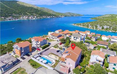 Lovely Apartment In Grebastica
