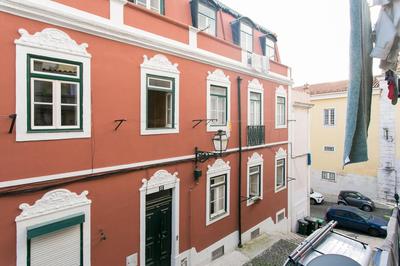 Beautiful house with Patio in Lisbon heart!