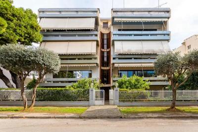 Βright Walled Designed Apt in Glyfada Center 1Gbps