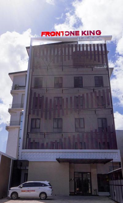 Front One King Hotel Tuban