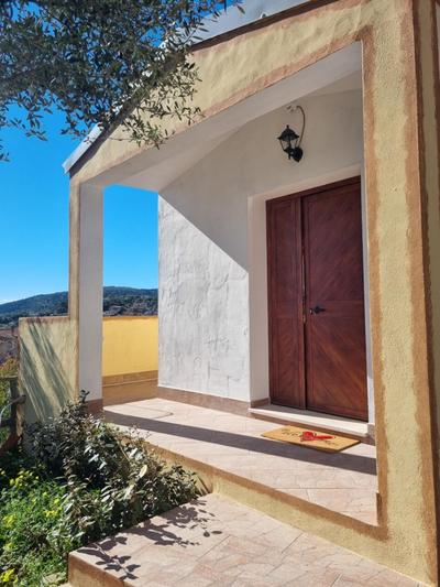 Martina's Place (with panoramic views)