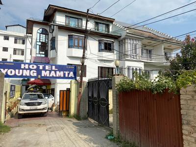 Hotel Young Mamta