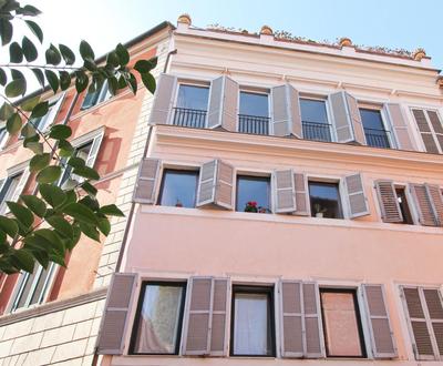 Luxury art apartment in Trastevere with terrace