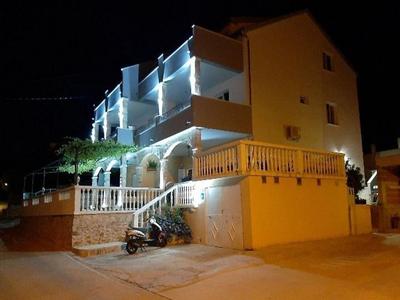 Apartments Dobrila