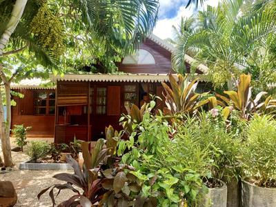 Charming house in Albion + enclosed garden and shared pool