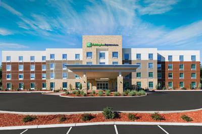Holiday Inn Express & Suites Oakhurst-Yosemite Park Area by IHG
