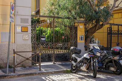 Via Aniello Falcone 72b