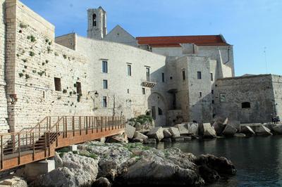 GIOVINAZZO HISTORIC APULIA old town stone house with private patio