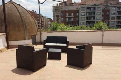 New top floor apt with a lot of light & air-con
