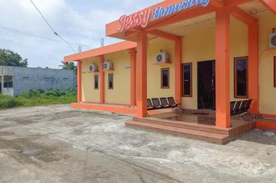 Jessy Homestay Lolak Mitra RedDoorz