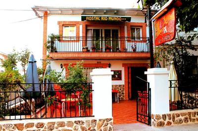 Hostal Río Mundo