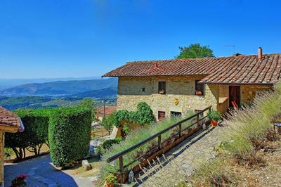 Villa Tenuta Lonciano by PosarelliVillas