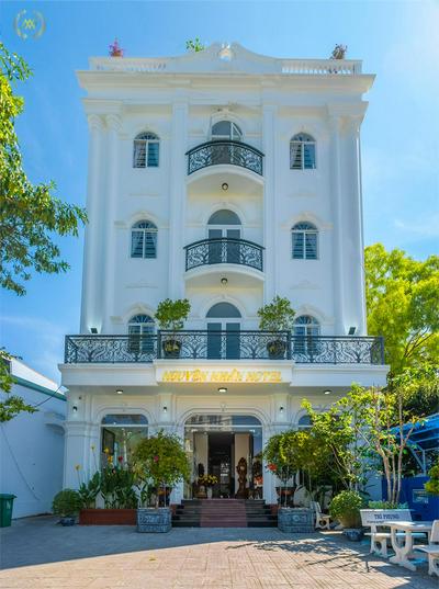 Nguyên Nhân Hotel