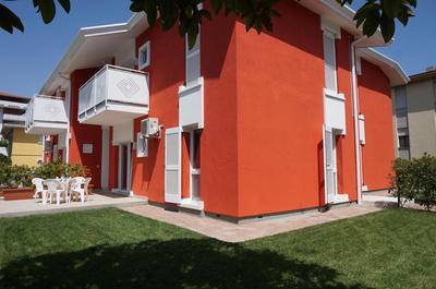 Flat with garden near the beach