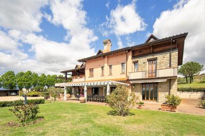Villa le Greti 16 by VacaVilla