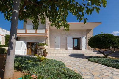 Villa Eleonora con piscina Fronte Mare