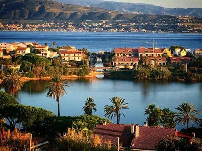 Tra mare e lago