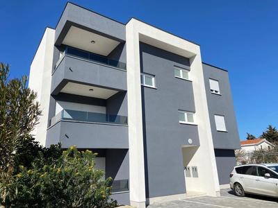 Daniela Family Apartment - top floor - new & quite location - great sea & island view