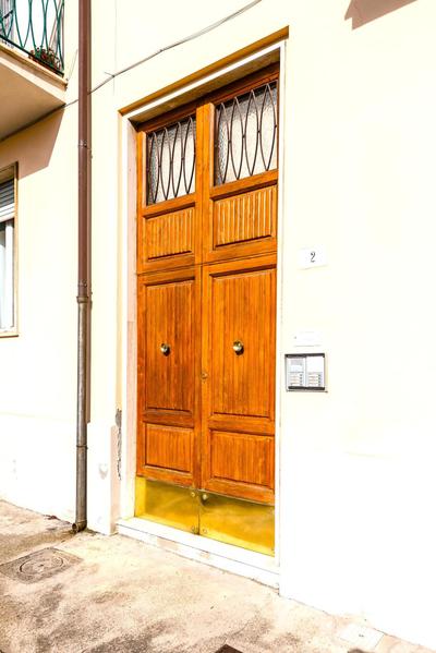 Hostly - The Urban Garden House - 3 Bedrooms, Garden, Great Location!