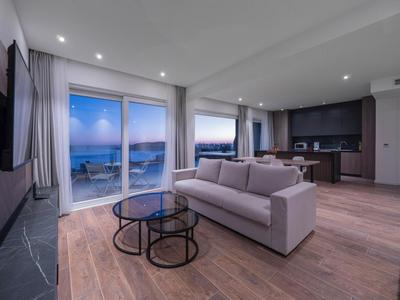 Horizon Two bedroom Penthouse with Hot tub