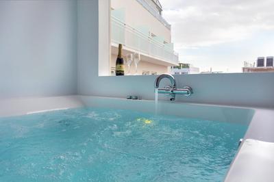 Dema Luxury Suites - Perikleous E8