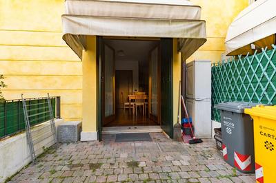 5 minutes from Treviso Station with parking