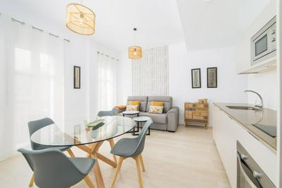 Hoyo de Esparteros by Lovely Rentals