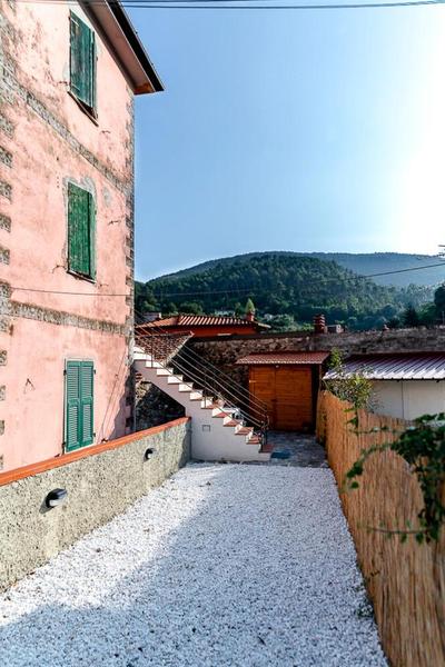 LA CASA DI UGO SOTTO IL BORGO