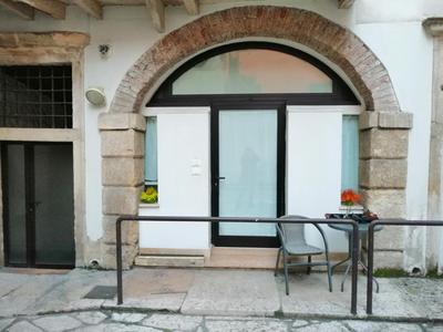 VERONA GODDESS HOUSE
