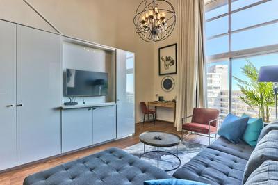 1 Bedroom Loft Apartment, border of De Waterkant and Green Point.