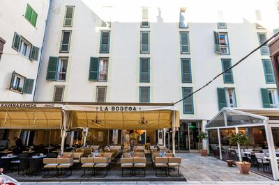 Bagi apartment in old town center