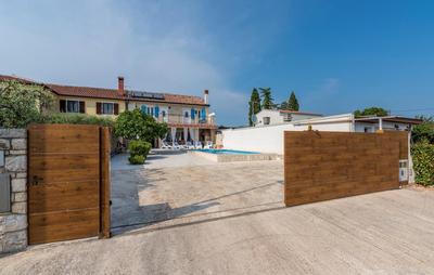 Casa Pietra