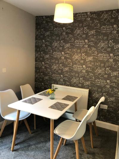 Hill House - 5 Mins Merry Hill - Perfect for Contractors & Families