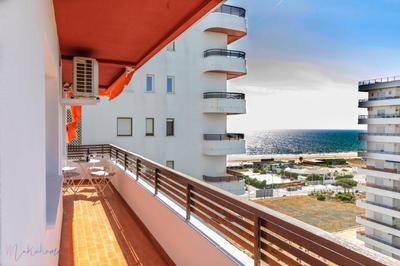Apartamento nuevo junto a la playa , vistas al mar