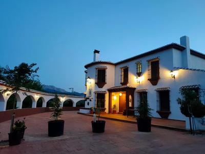 Cortijo Los Arcos - Lujo rural con piscina y vistas espectaculares en Málaga