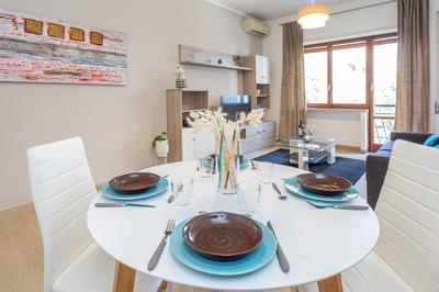St Peter Cozy 2 BDR apartment with Garage