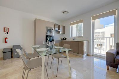 Modern 2BR Apartment in central St Julian's