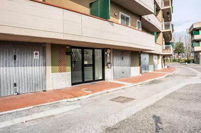 GuestHost - Luni Mare Modern Balcony Flat