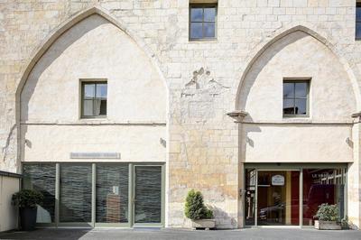 Logis Hôtel Restaurant Le Dauphin et Le Spa du Prieuré