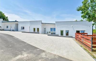 Nice Home In Varazdin Breg With Sauna