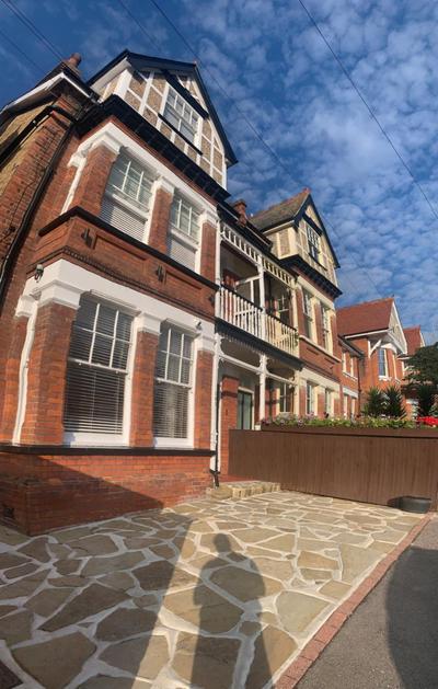 Pierremont En-Suite Rooms- 4 mins walk to Viking Bay Beach